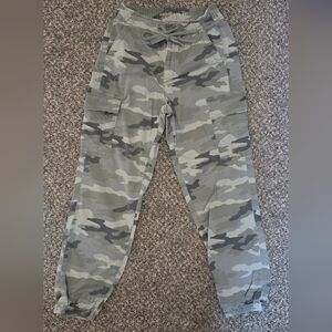 American Eagle Camo Cargo Pants
